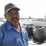 Édgar Palencia, técnico en Laredo